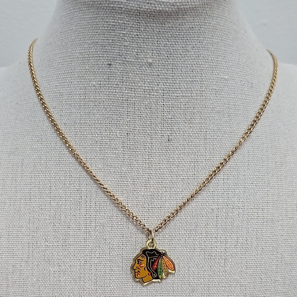 CHICAGO BLACKHAWKS NHL PENDANT NECKLACE